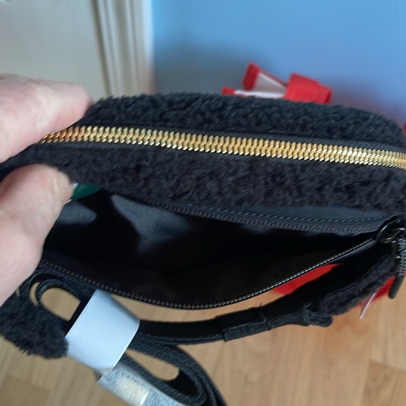 Lululemon NWT Everywhere 2L Fleece Belt Bag, includes reusable Lululemon bag - Picture 10 of 15